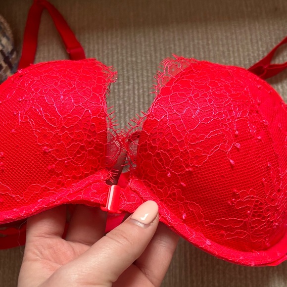 Victoria’s Secret Lace “Very Sexy Push-up” Bra - Picture 4 of 10